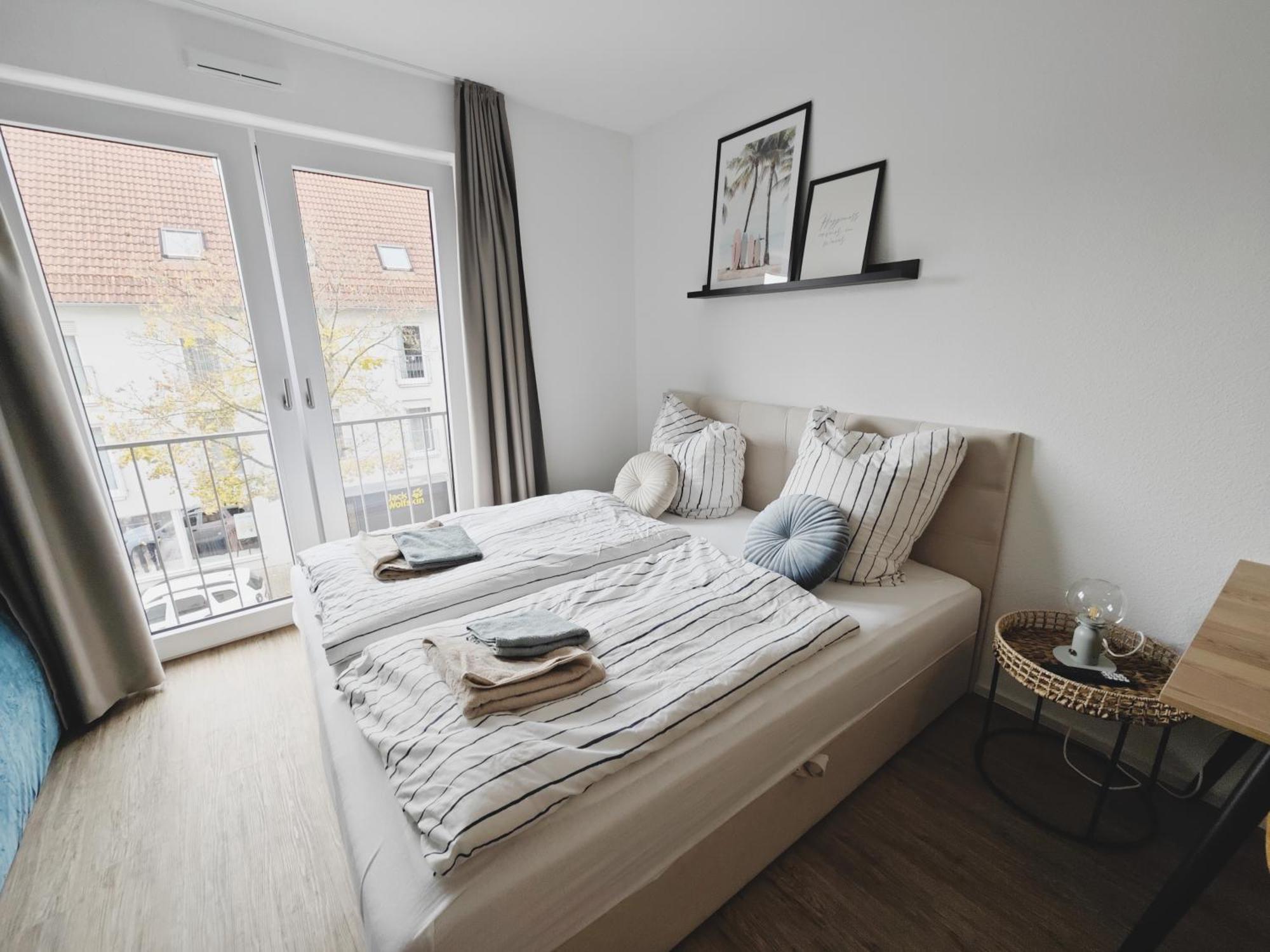 Ticasa Wave-Zentral-Outlet-Aufzug-Stylisch-Unique Метцинген Экстерьер фото