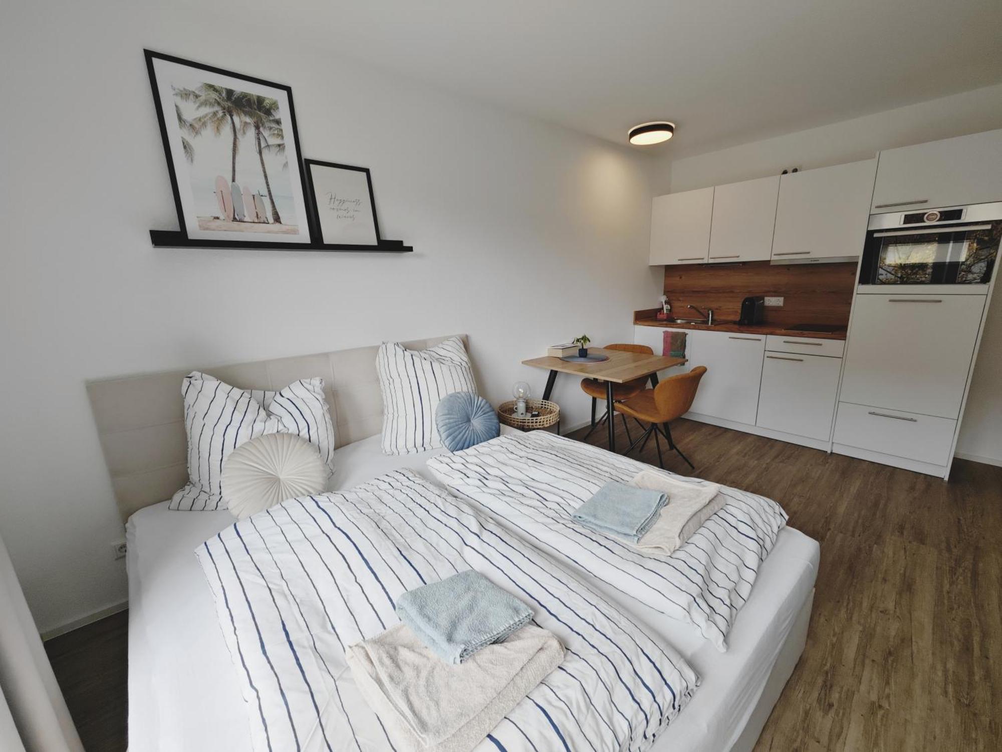 Ticasa Wave-Zentral-Outlet-Aufzug-Stylisch-Unique Метцинген Экстерьер фото