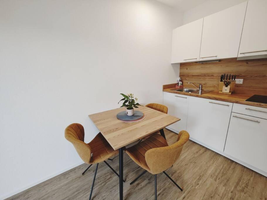 Ticasa Wave-Zentral-Outlet-Aufzug-Stylisch-Unique Метцинген Экстерьер фото