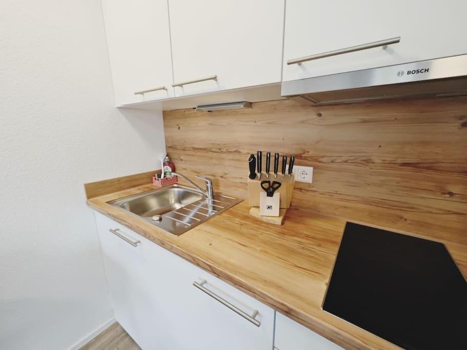 Ticasa Wave-Zentral-Outlet-Aufzug-Stylisch-Unique Метцинген Экстерьер фото